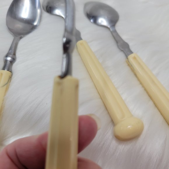 Vintage Oxford Hall Stainless Flatware Iced Tea Spoons Set of 4 Plastic Handle - Picture 8 of 8